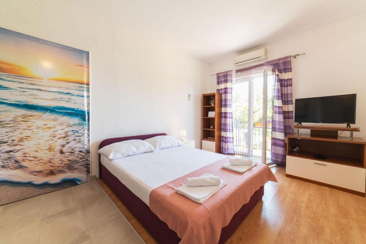 Apartment Livaja Kastel Novi Bagian luar foto