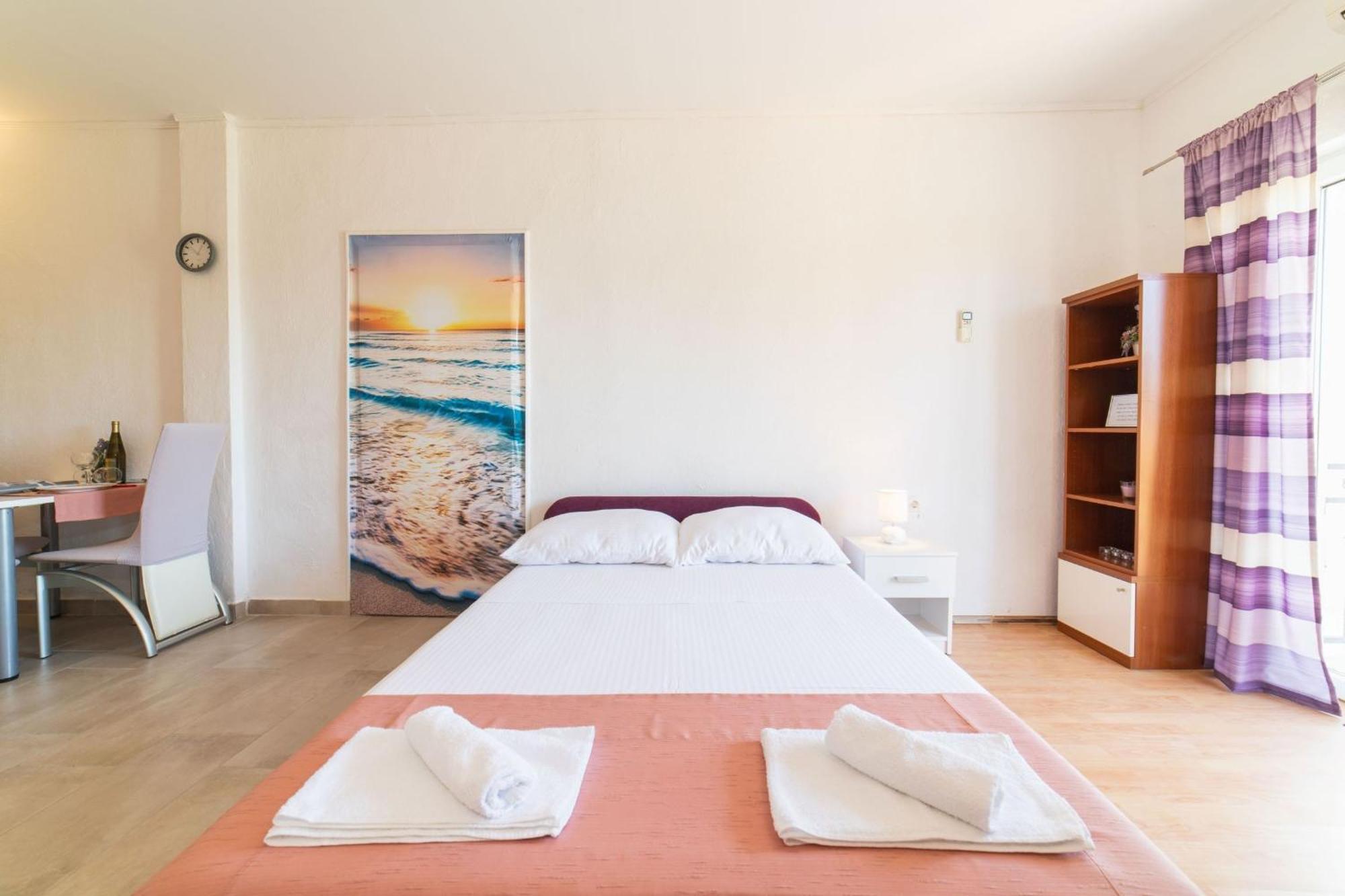 Apartment Livaja Kastel Novi Ruang foto