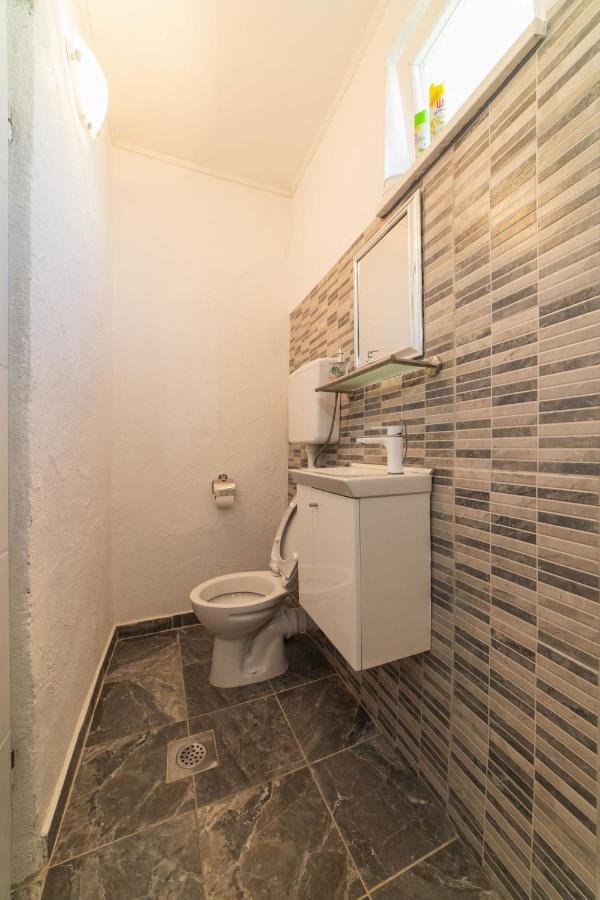 Apartment Livaja Kastel Novi Bagian luar foto
